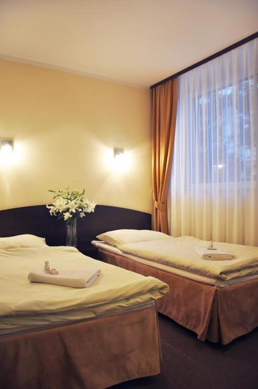 Hotel Pojezierze Szczecinek Bagian luar foto