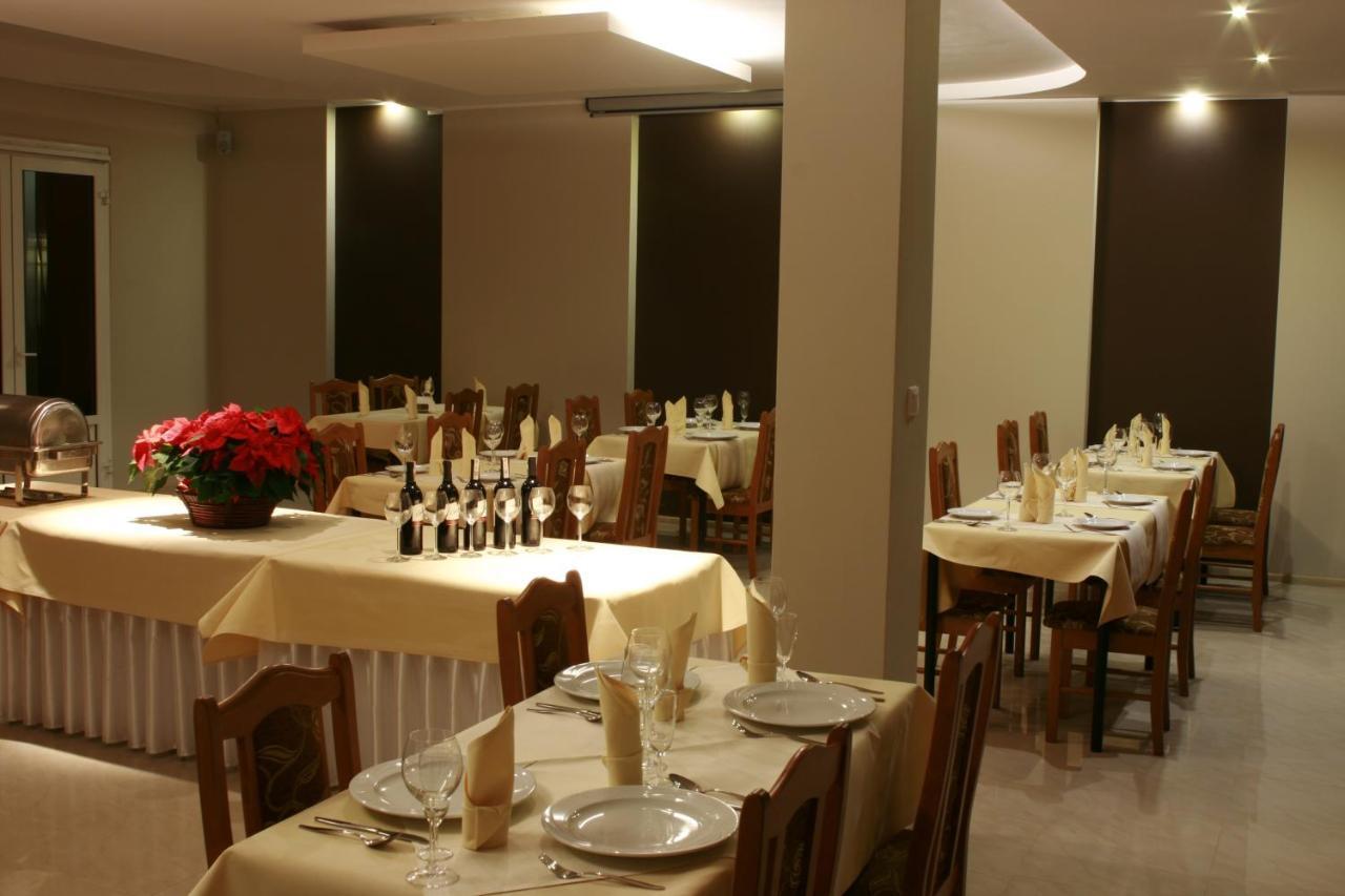Hotel Pojezierze Szczecinek Bagian luar foto