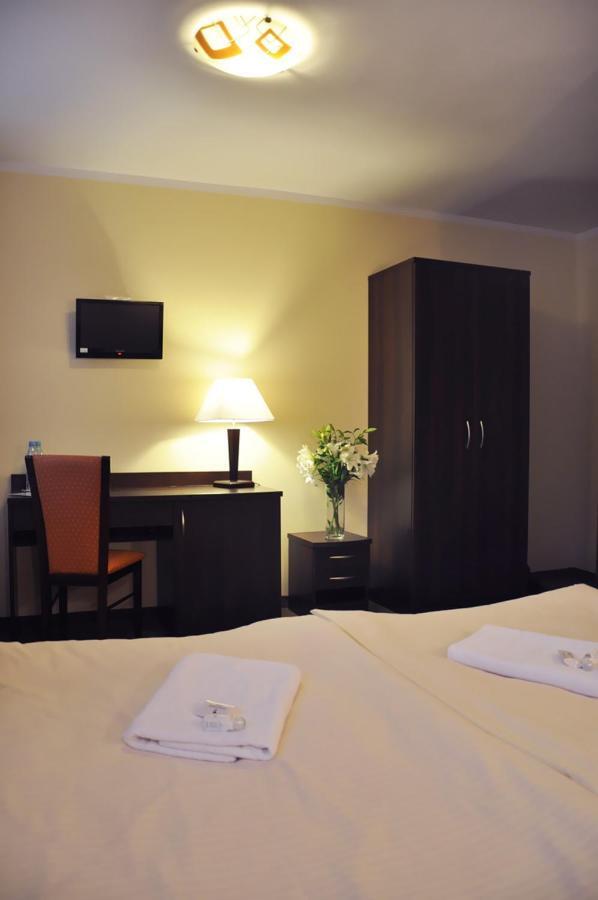 Hotel Pojezierze Szczecinek Ruang foto