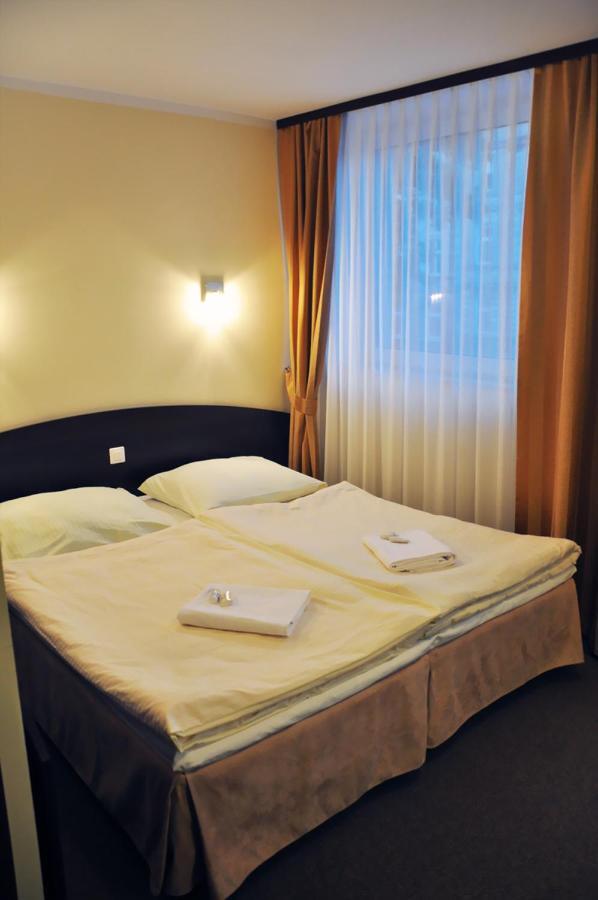 Hotel Pojezierze Szczecinek Ruang foto